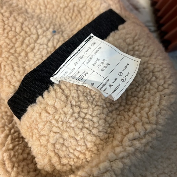 Man’s Coat - Picture 6 of 6